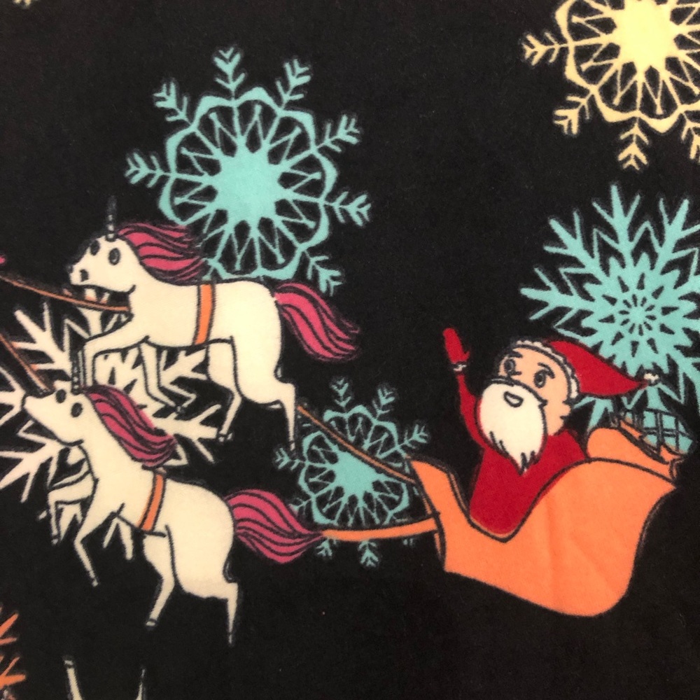 LuLaRoe Christmas Classic T Medium BNWT